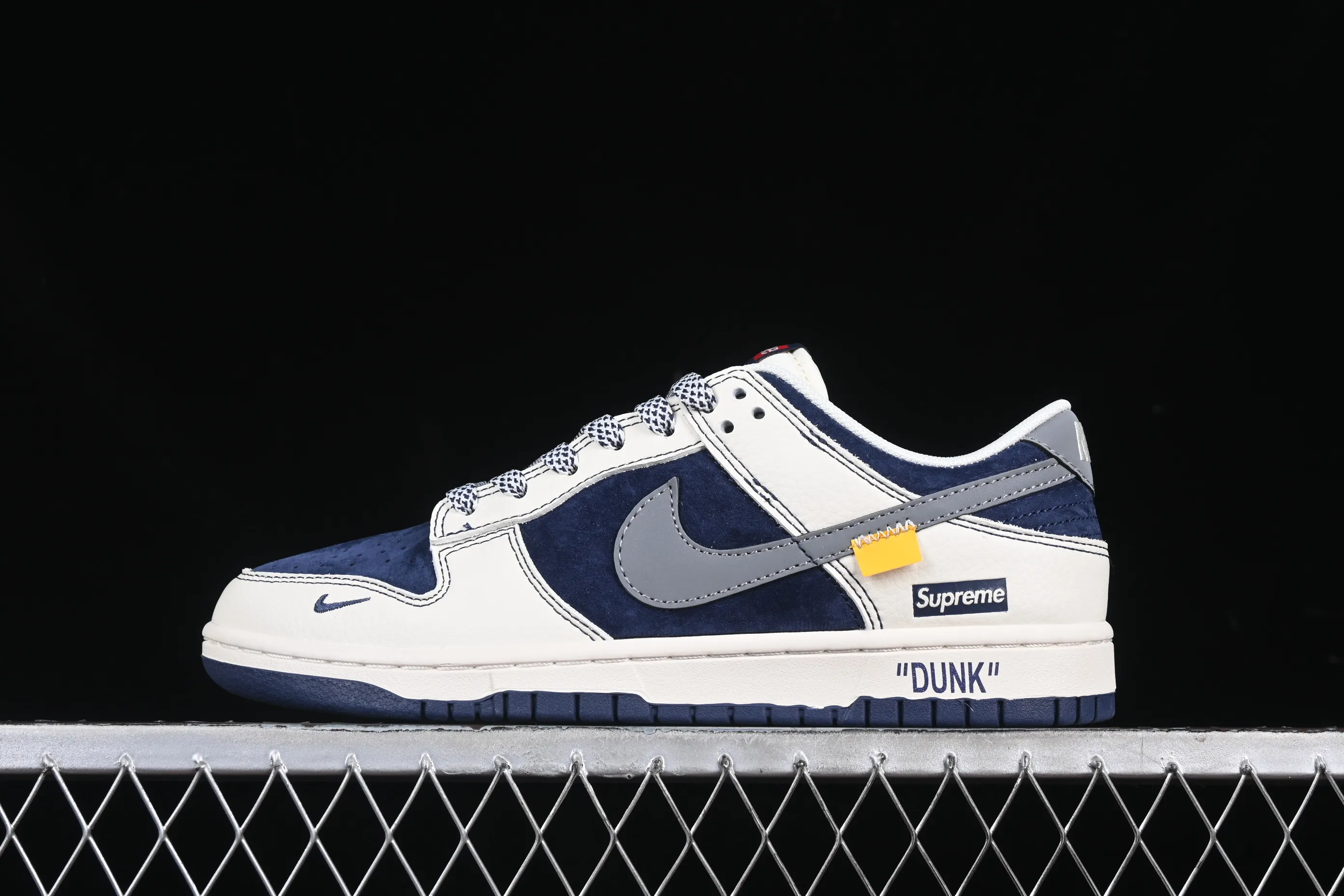 All categories Nk SB Dunk Series Nk SB Dunk Low High-end customized low-top sneakers Nk SB Dunk Low Stusi co-branded beige blue gray hook Anniversary high-end customized low-top casual sneakers DM6868-035